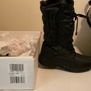 7 MED BLACK TOTES BOOTS